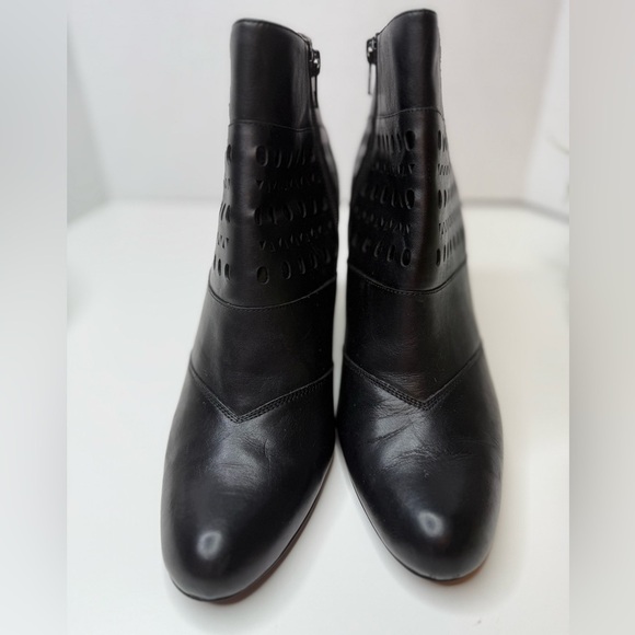 Victor Alfaro Harrison Black Heeled Leather Ankle Booties Cutout Detail Size 10 - Picture 12 of 15